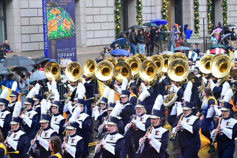 Macy’s Thanksgiving parade: Lainey Wilson performs