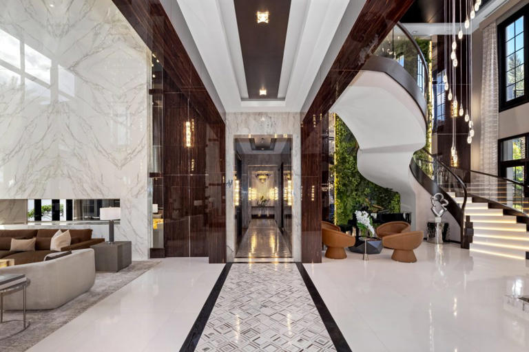 A billionaire and an A-list actor found refuge in a 37-home Florida ...