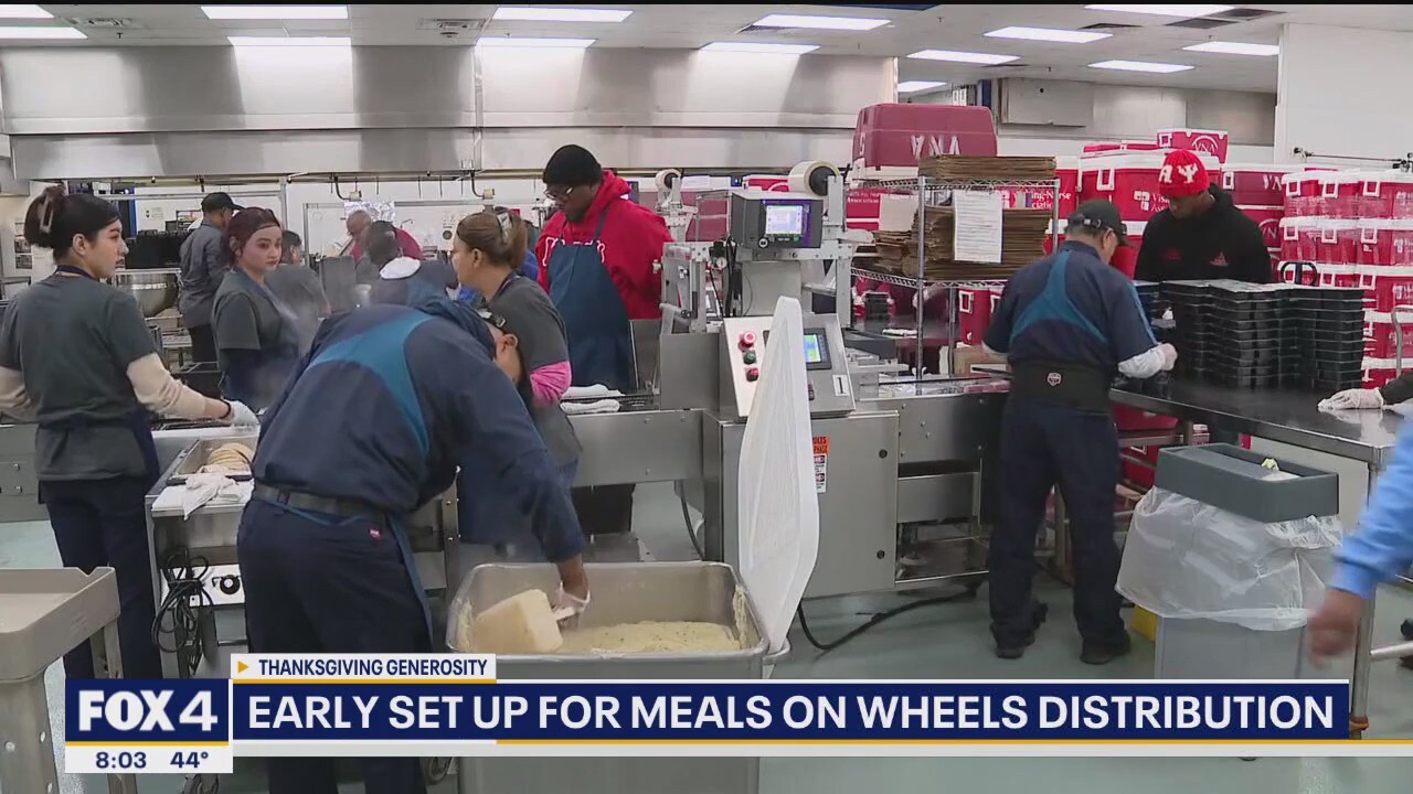 Meals on Wheels volunteers give back for Thanksgiving