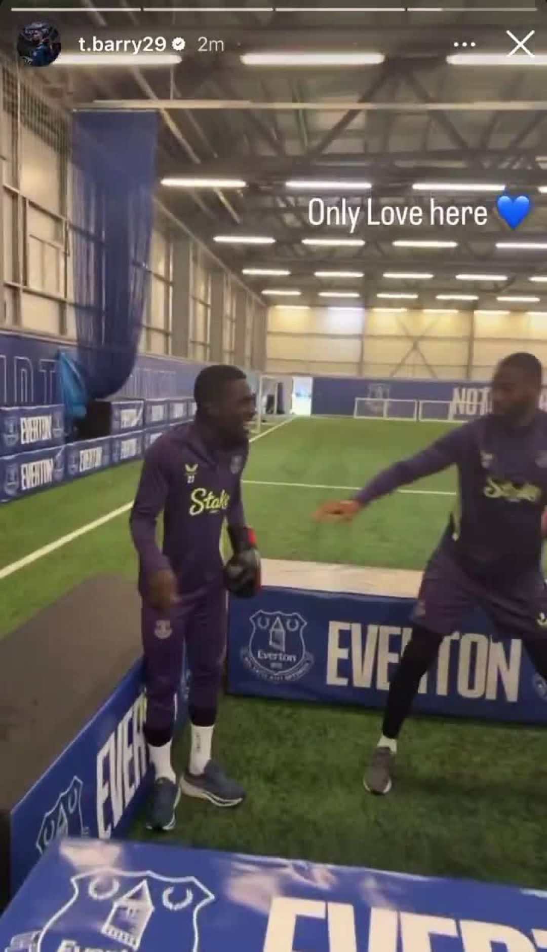 Idrissa Gueye défie Michael Keane à la boxe