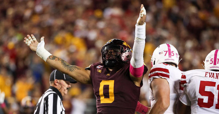 Minnesota DE Anthony Smith remains mum on NFL plans