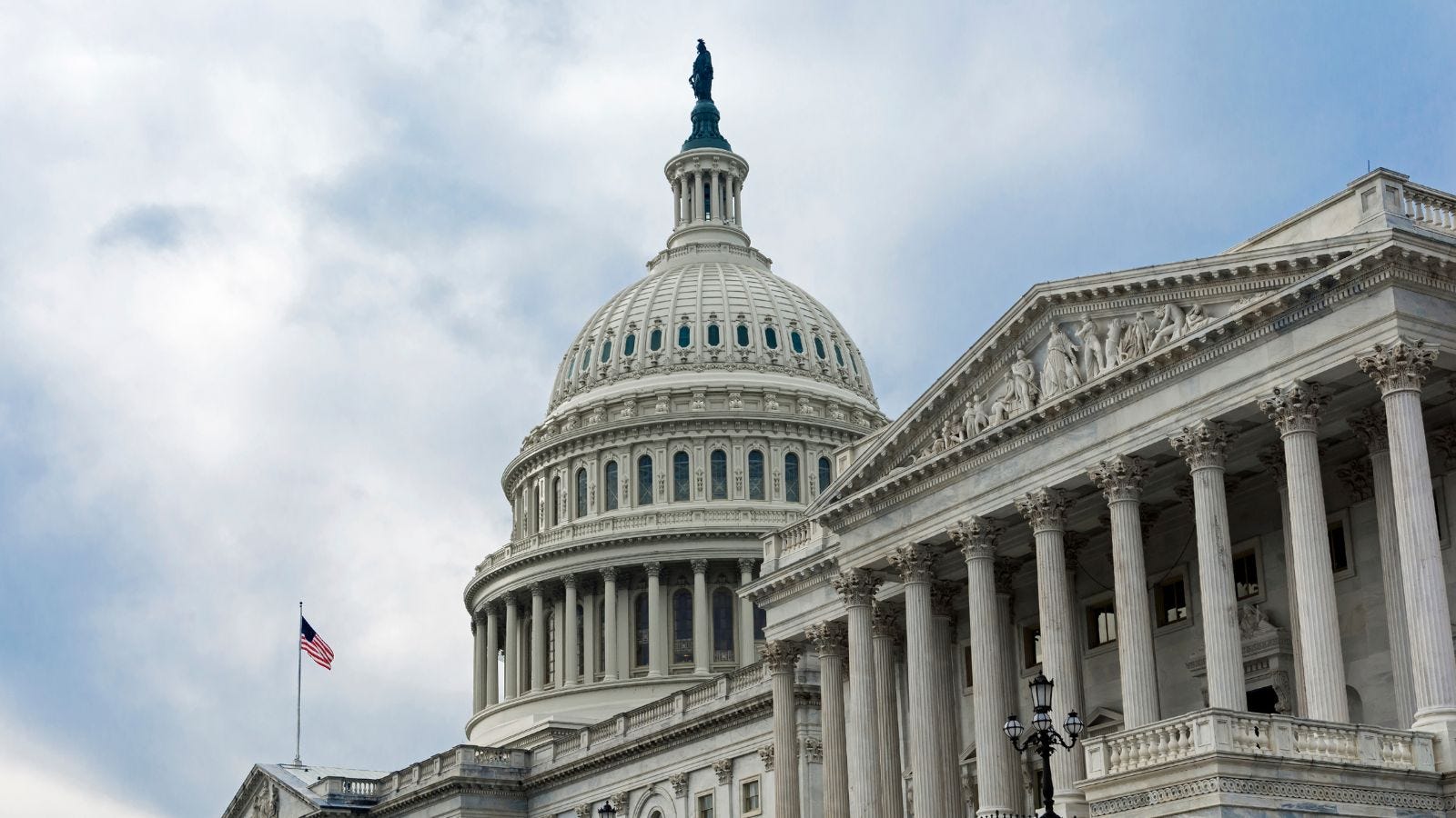 Federal workers await vote on bill to restore union rights