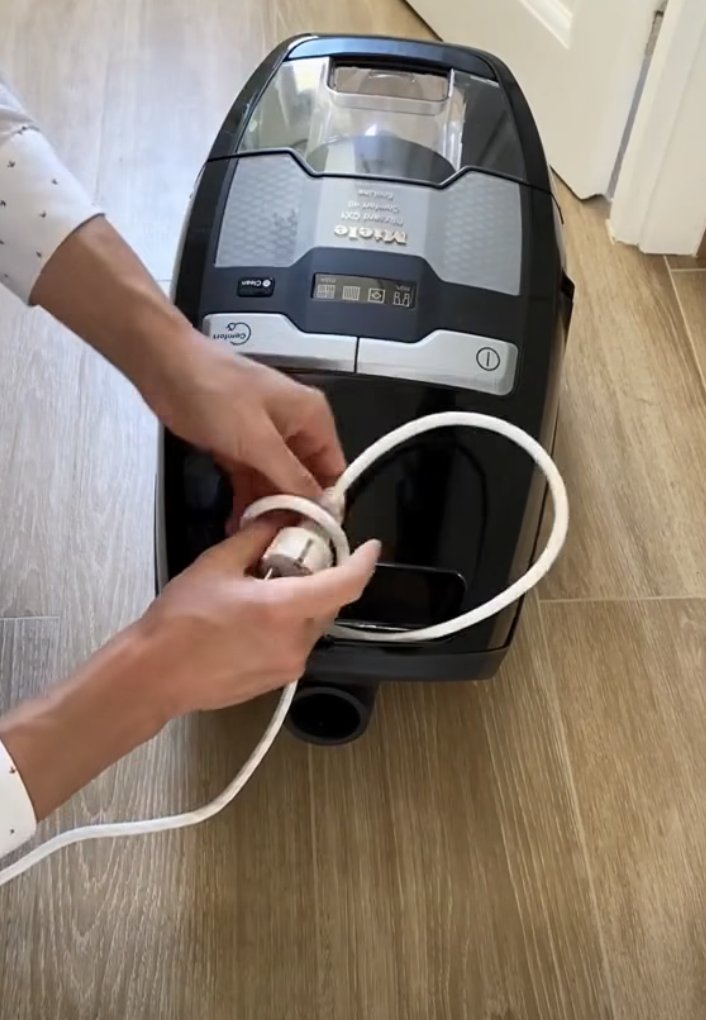 Fix cable tangles with one smooth move