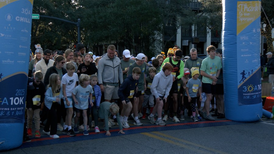 Thousands participate in 14th annual 30A 10K Thanksgiving race