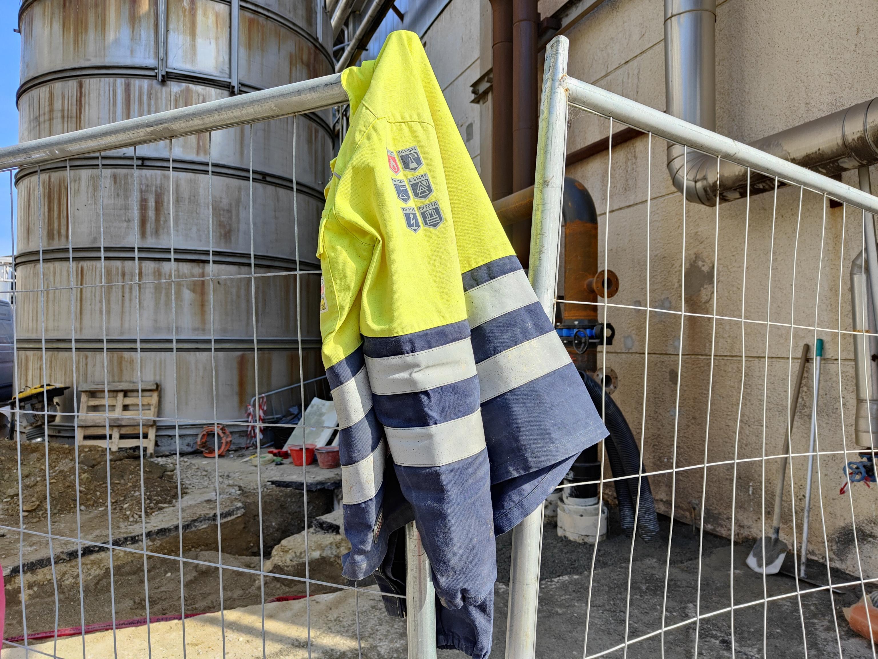 Operaio di 39 anni cade da tetto capannone e muore nel savonese