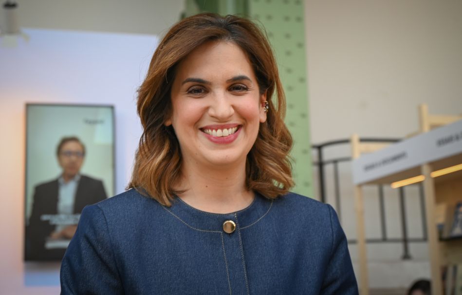 Sonia Mabrouk enceinte de son deuxième enfant, un « petit frère » pour sa  fille