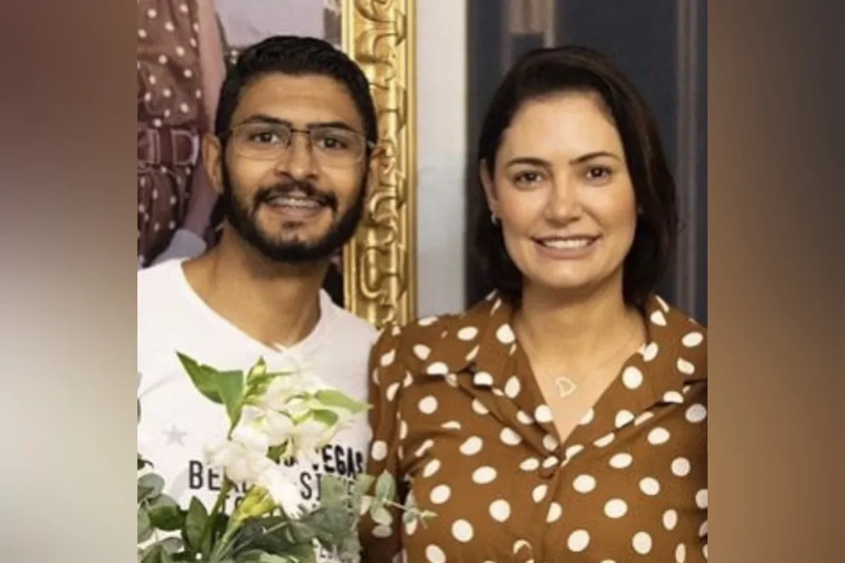 Michelle Bolsonaro considera indicar seu irmão na disputa pelo Senado
