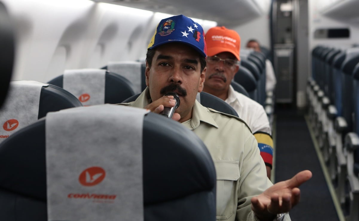 Maduro ordena a Aviación de Venezuela estar "alertas, listos y dispuestos"  para defender al país