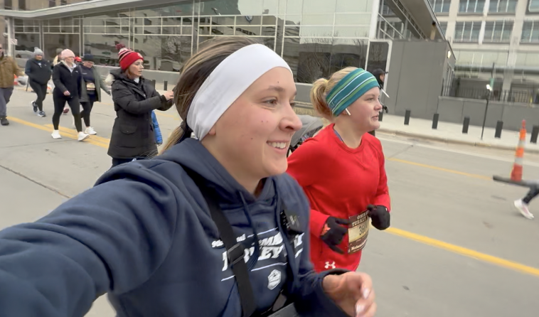 Running reporter documents Turkey Trot from participant's perspective ...