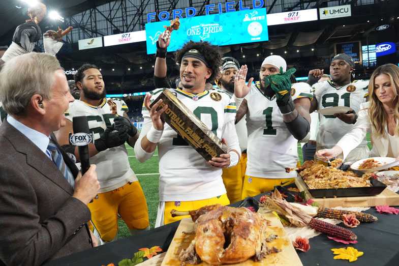 Thanksgiving win: Packers sweep Detroit Lions