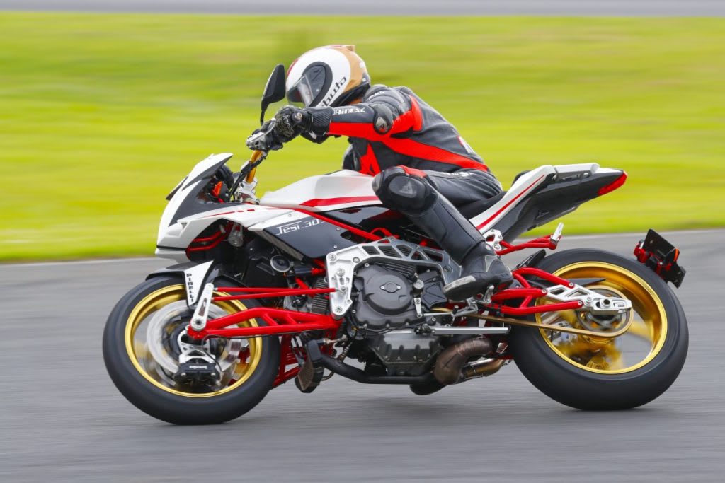 Moat　イタリア語版 Moat イタリア語版 Moat イタリア語版 Moat イタリア語版 Amazon | Il