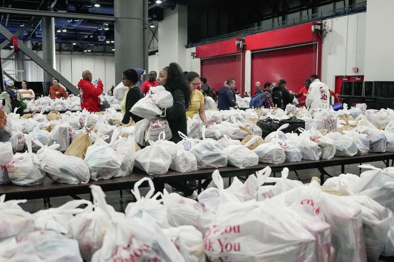 Pans of food for Christmas Eve Super Feast tossed by inspectors day before Houston event, organizers say<br><br>
