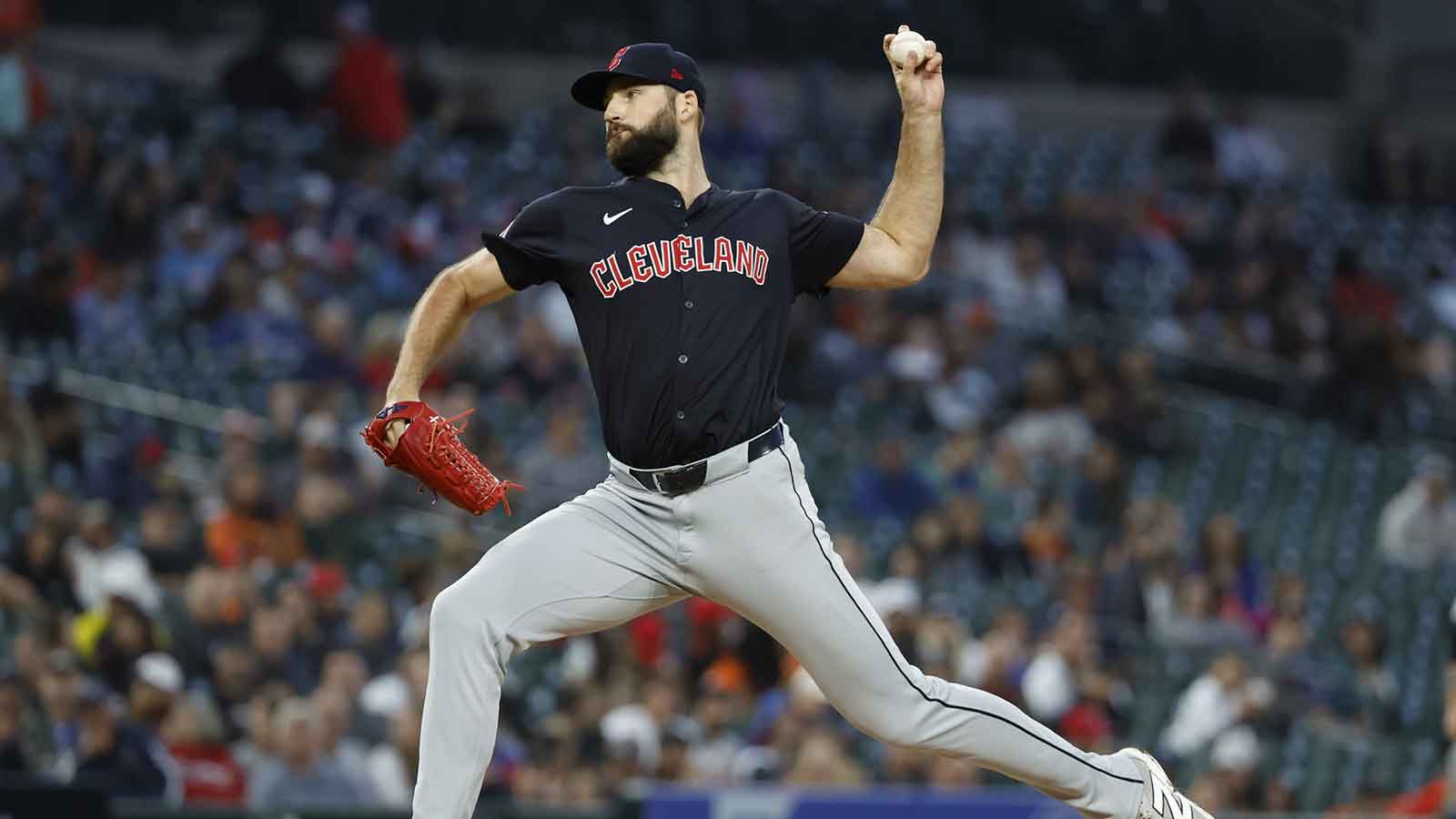 Giants agree to $1.4 million contract with ex-Guardians reliever