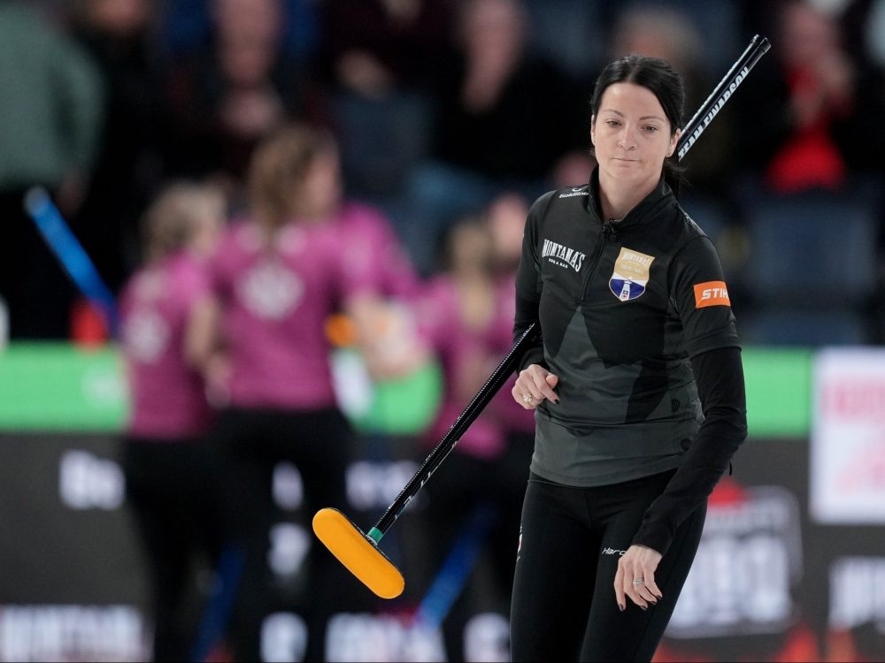 'Heartbreaking' Kerri Einarson's Olympic dream crushed in Halifax