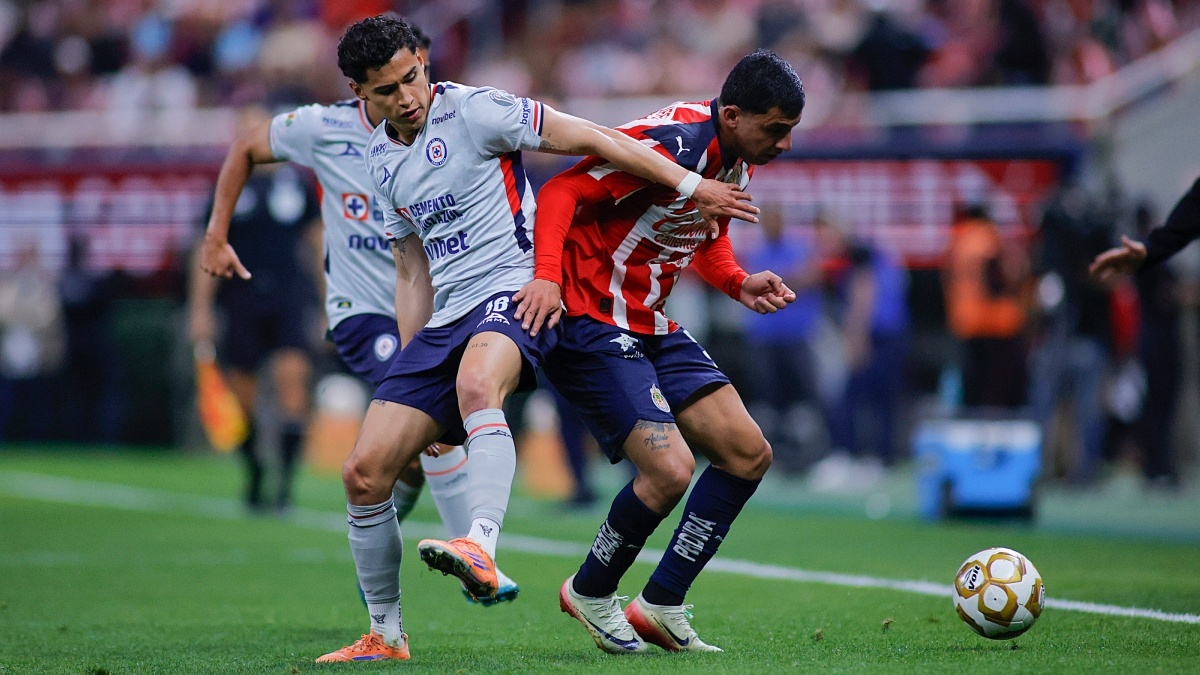 Chivas y Cruz Azul protagonizan empate en la ida de los cuartos de final