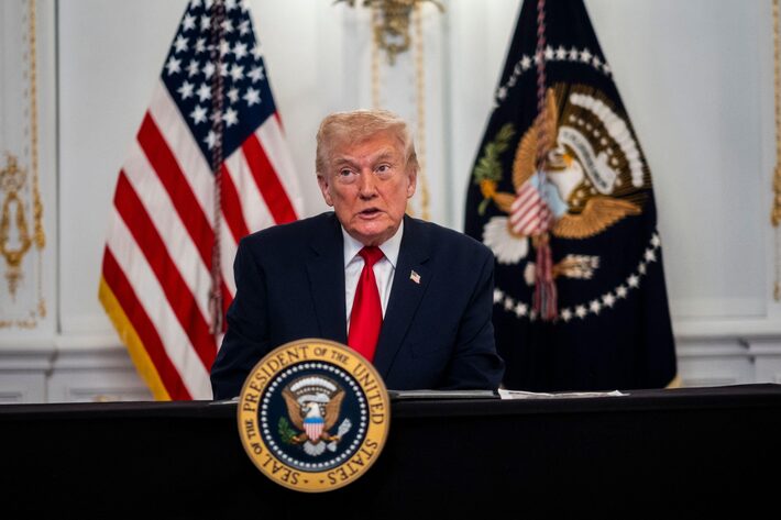 Trump anuncia que vai suspender a entrada de imigrantes de ‘países do terceiro mundo’ nos EUA