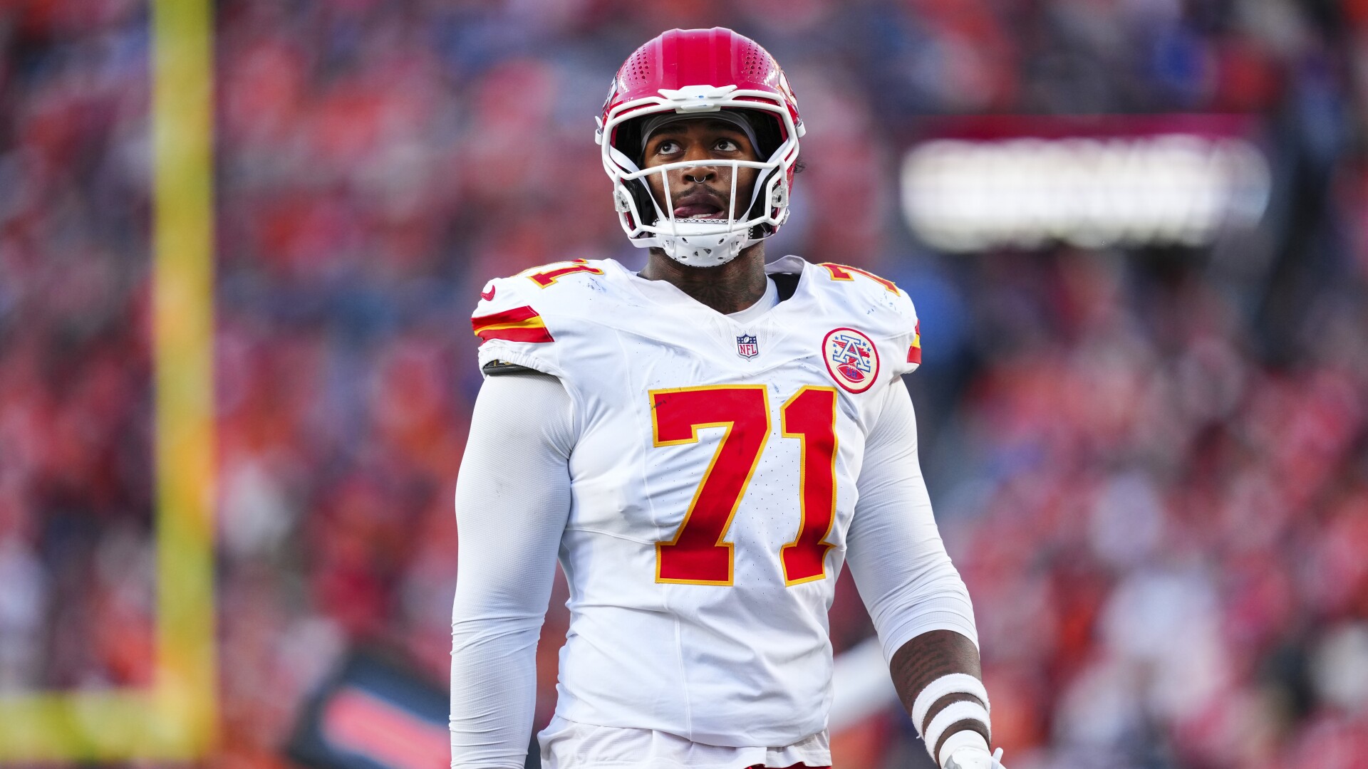 Report: Josh Simmons out indefinitely with dislocated, fractured wrist