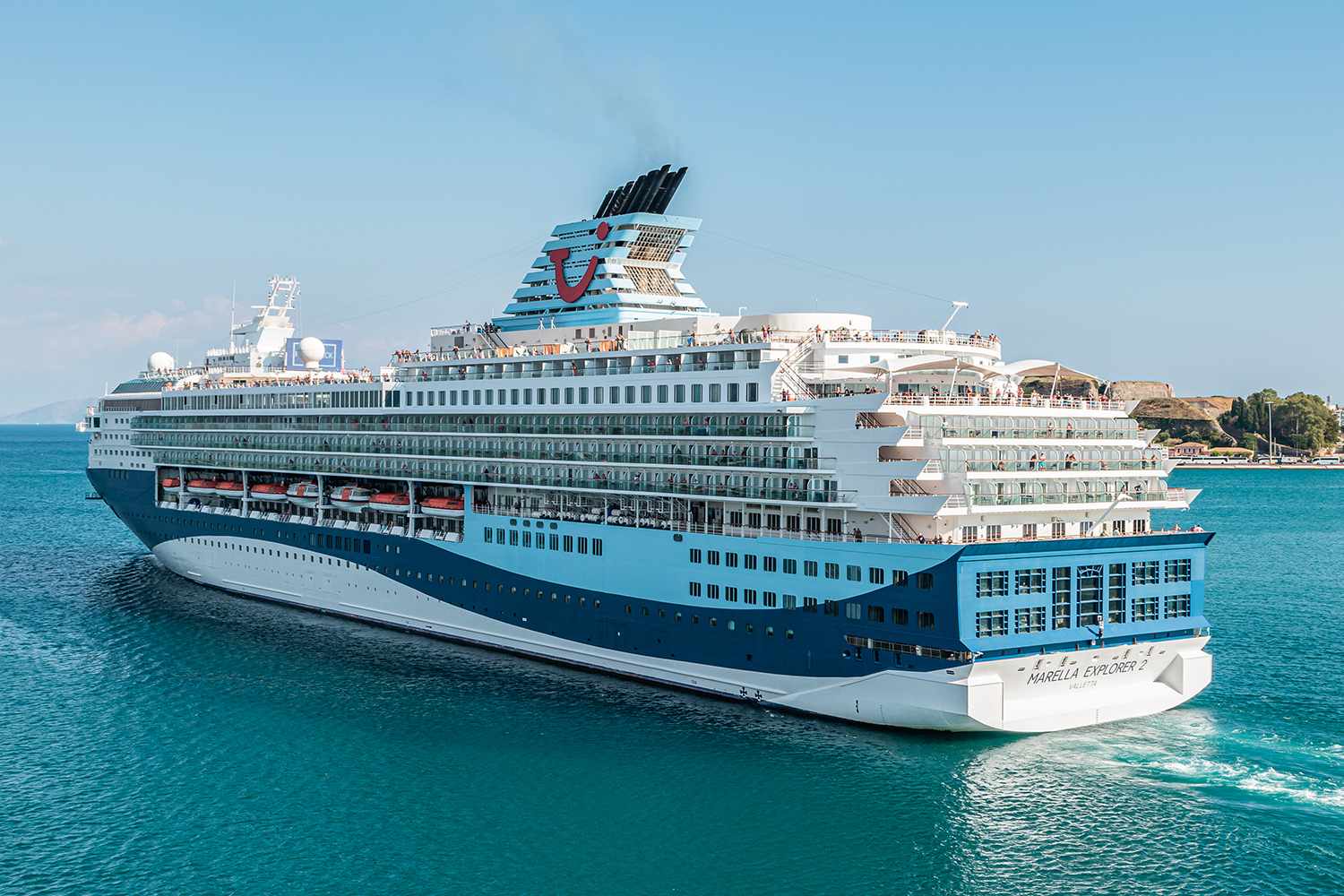 76YearOld Tourist Missing After Falling from Cruise Ship in Atlantic(02)