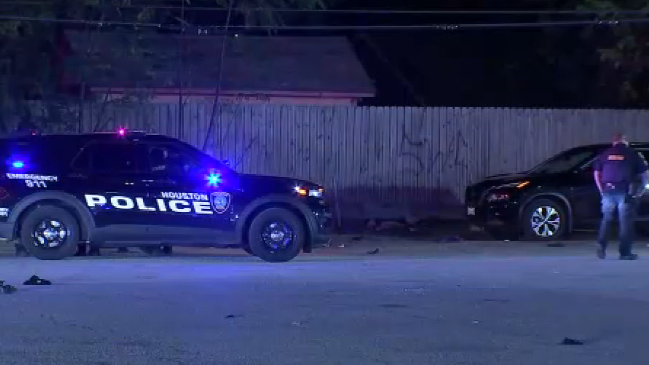 Man killed, sister injured in shooting while leaving a nightclub in ...