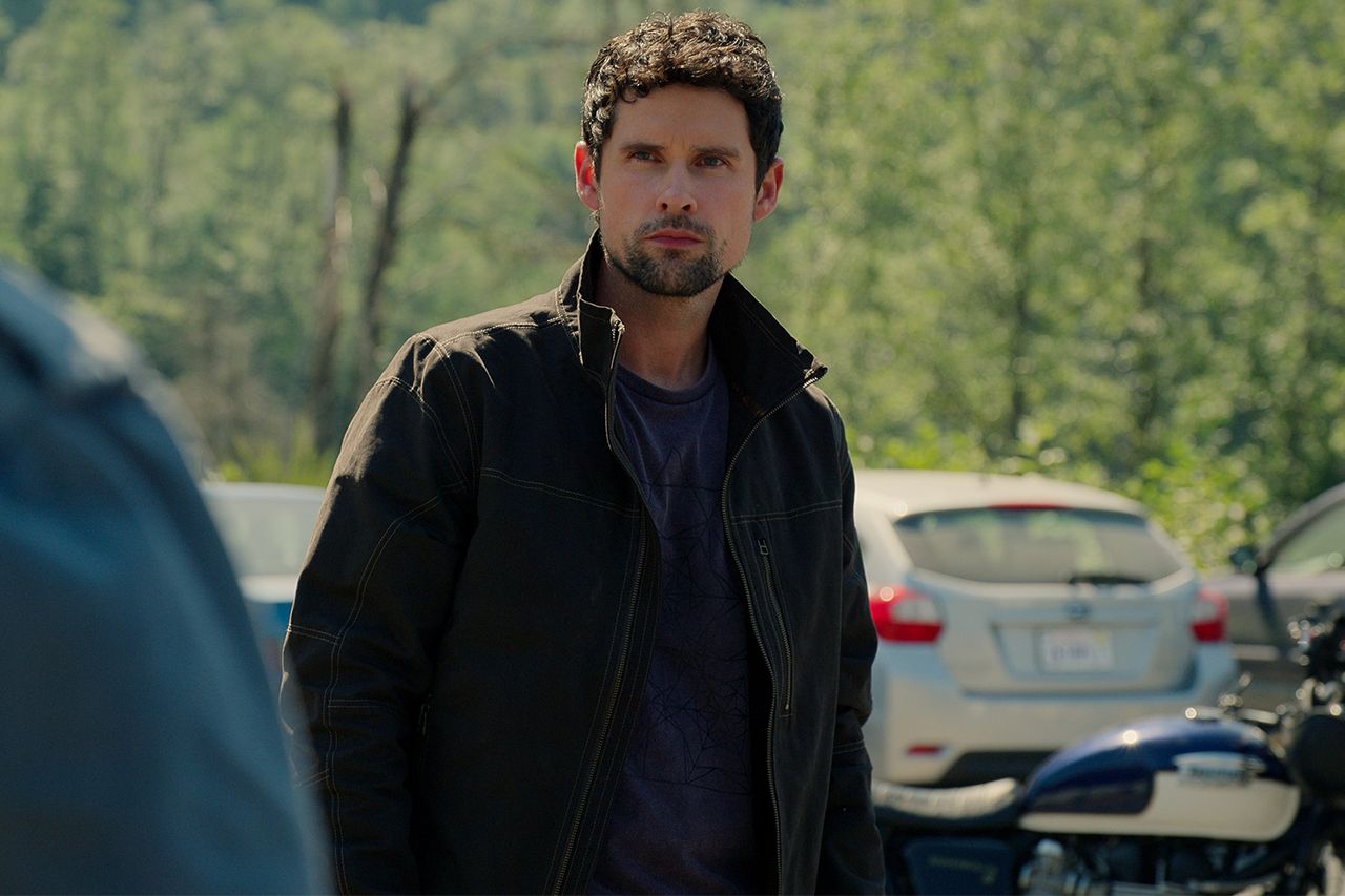 Benjamin Hollingsworth Reveals What's Next for His “Virgin River” 'Love  Triangle' in Season 7 (Exclusive)