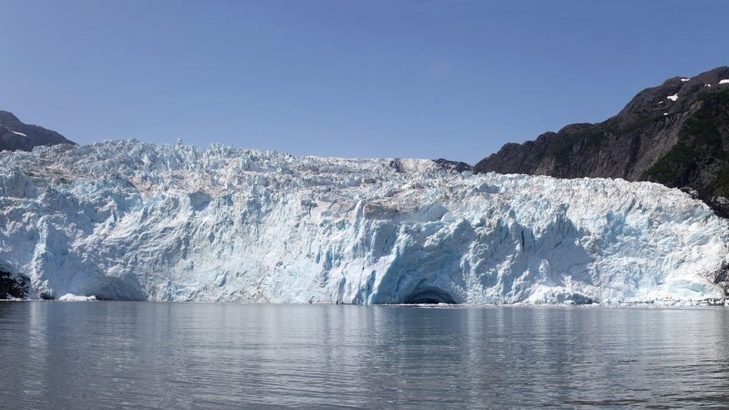 What Happens When a Massive Ice Shelf Breaks Apart