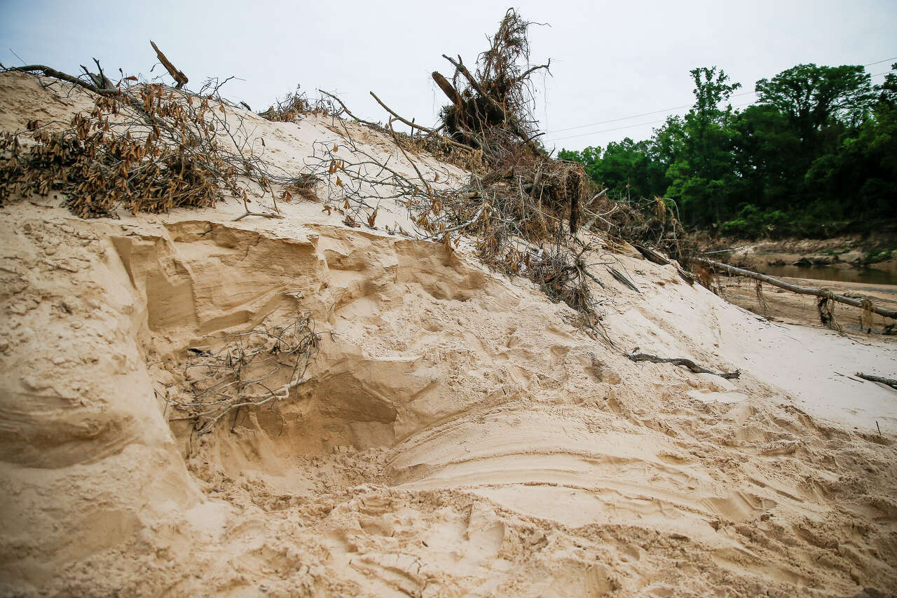 Girl, 12, rescued after sand collapse along North Houston's Spring ...