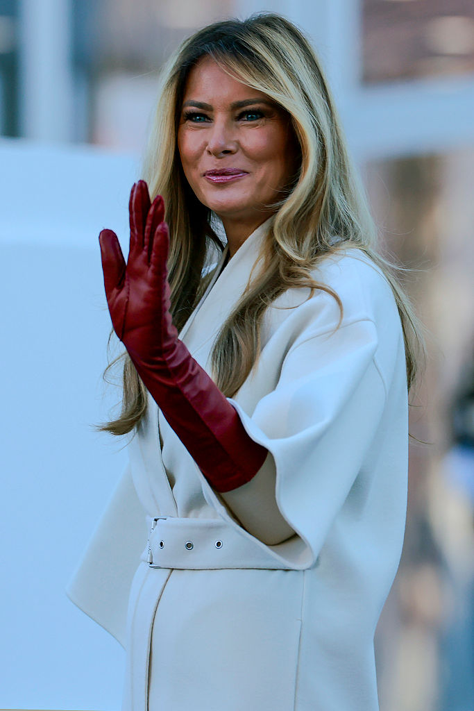 Melania Trump sparks frenzy with White House Christmas outfit