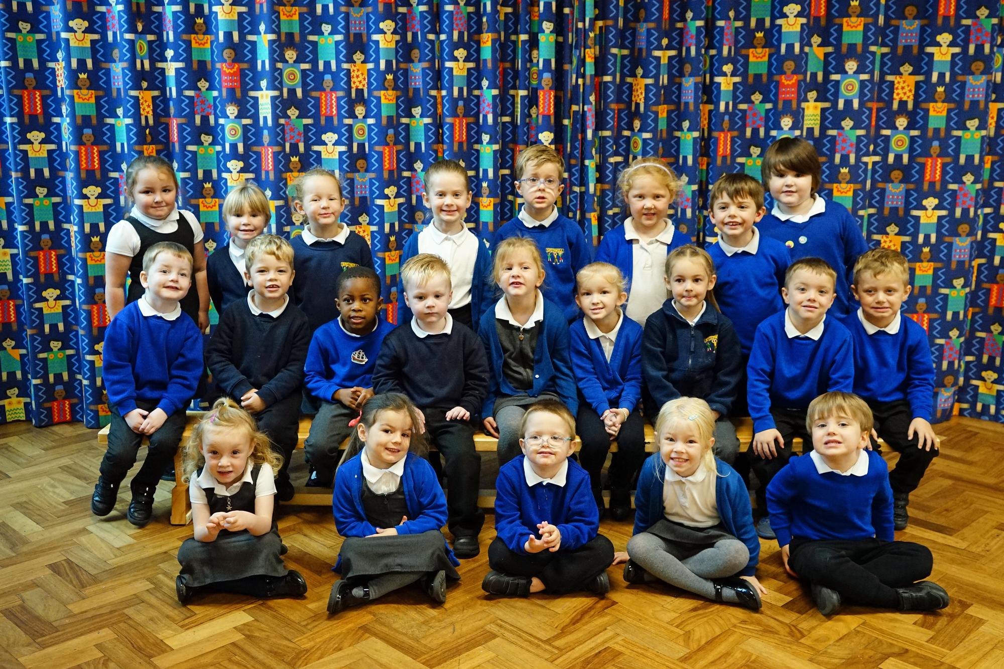 Heartwarming photos show Derbyshire youngsters starting their school ...