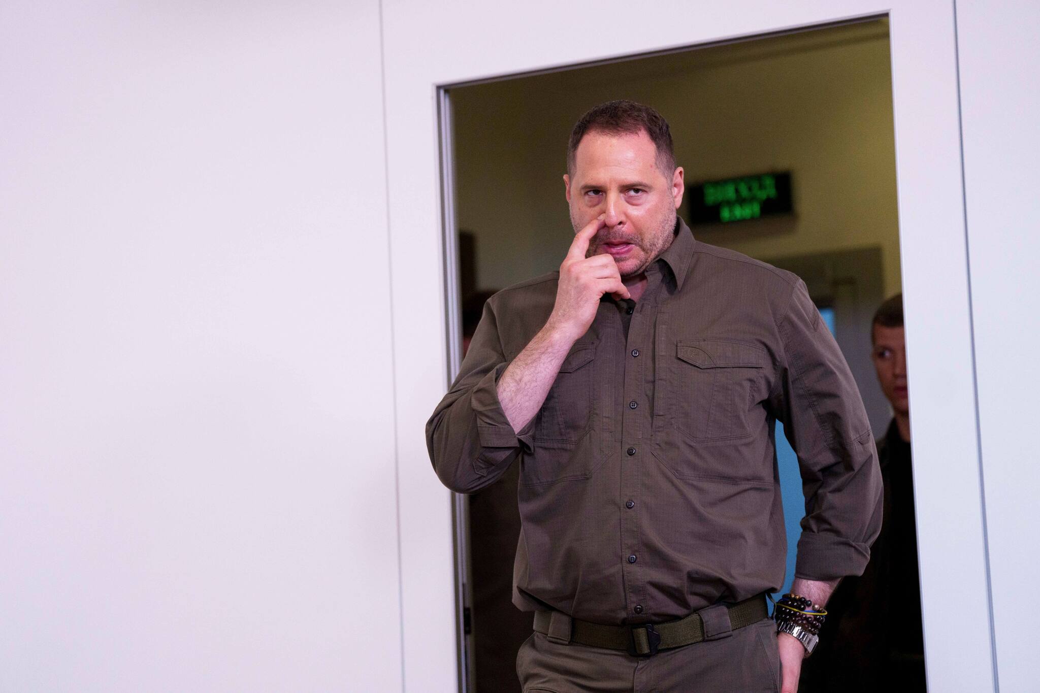 Andrij Jermak, Leiter des Präsidialamtes der Ukraine, kommt zu einer Pressekonferenz des niederländischen Premierministers Schoof und des ukrainischen Präsidenten Selenskyj. Quelle: Evgeniy Maloletka