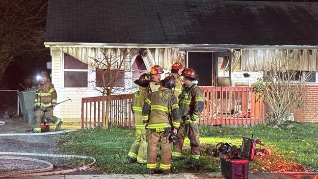 Woman admits to intentionally setting fire to home with mother inside