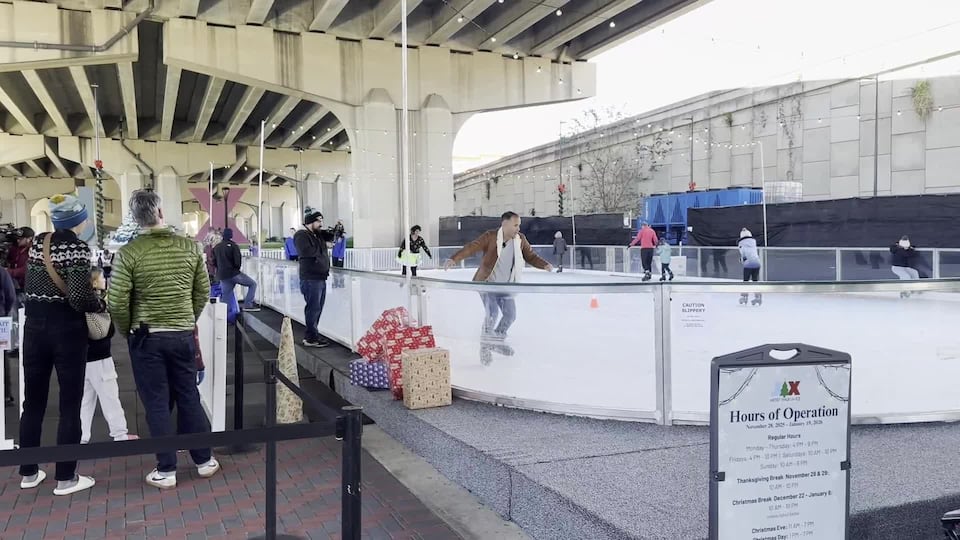 Jacksonville opens outdoor ice rink on Riverside
