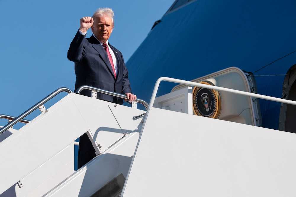 Trump's Mar-a-Lago neighbors indignant over 'thunderous' noise from planes