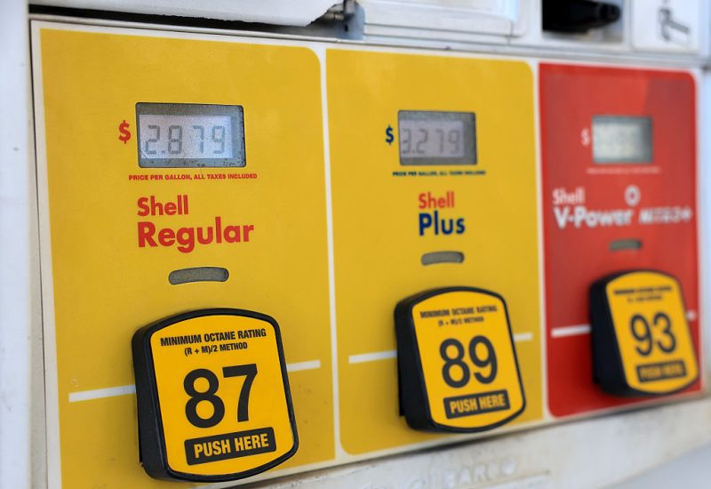 Gas prices drop below $3 per gallon, lowest since 2021