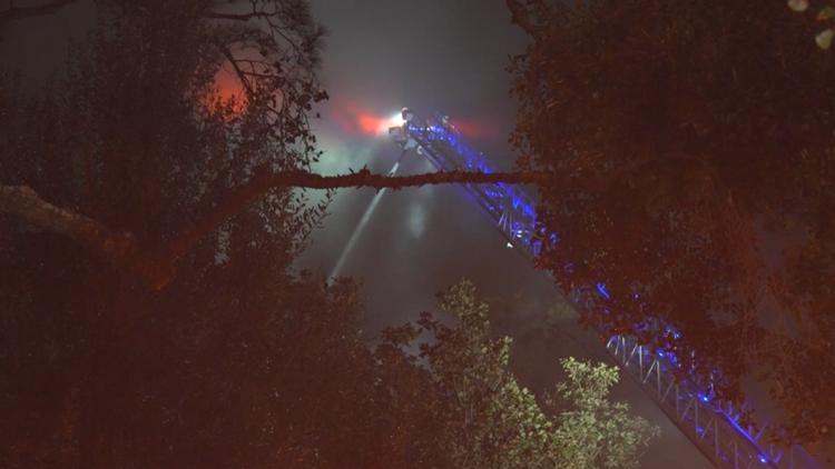 HFD: Crews battle 2-alarm house fire in River Oaks area