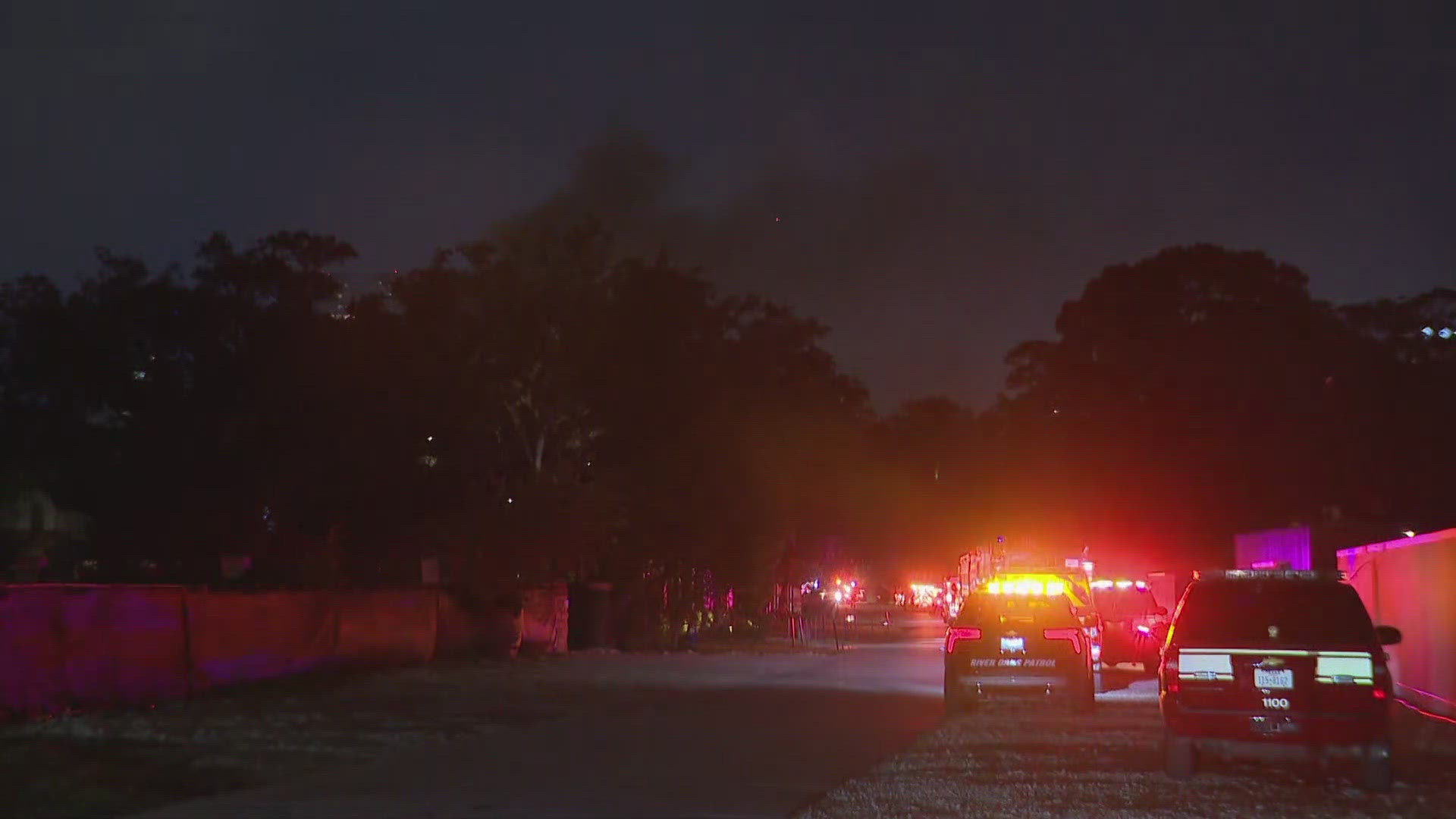 HFD: Crews battle 2-alarm house fire in River Oaks area