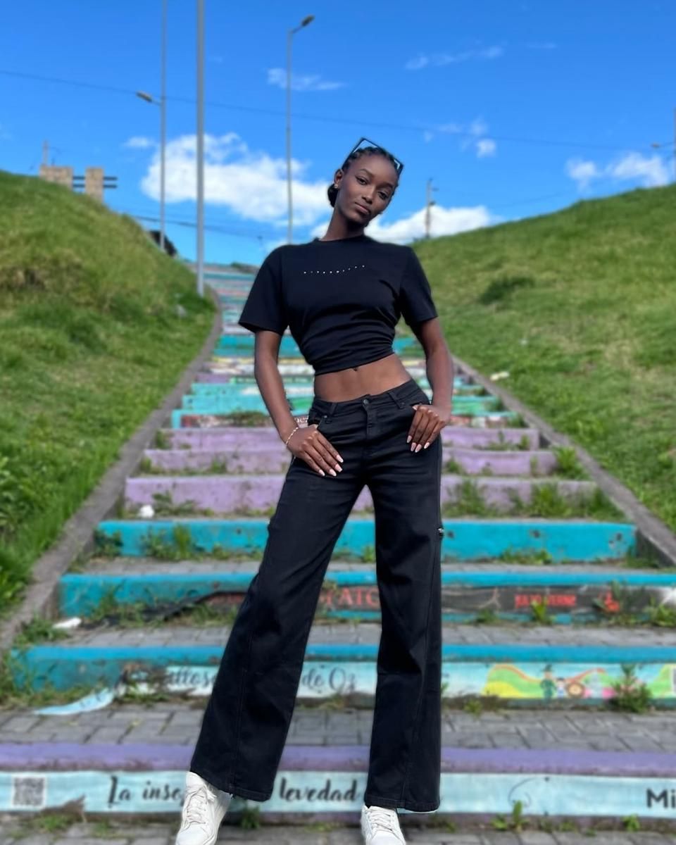 7 Potret Alexandra Mina, Atlet Cantik Miss Cosmo Ekuador 2025 - Info Malang Raya AA1RmcrN - Info Malang Raya