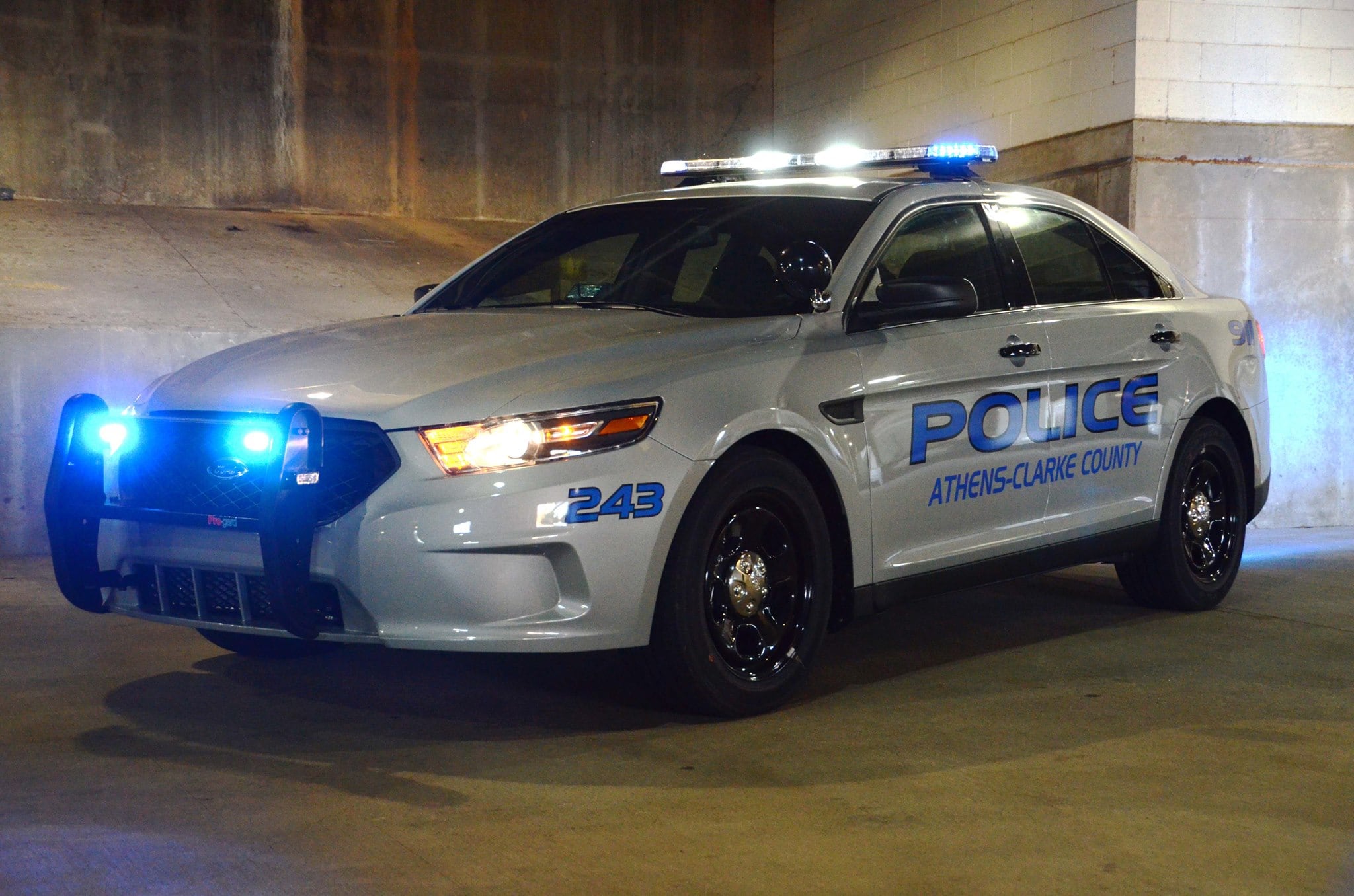 Man dies after shooting at Athens officers, police say