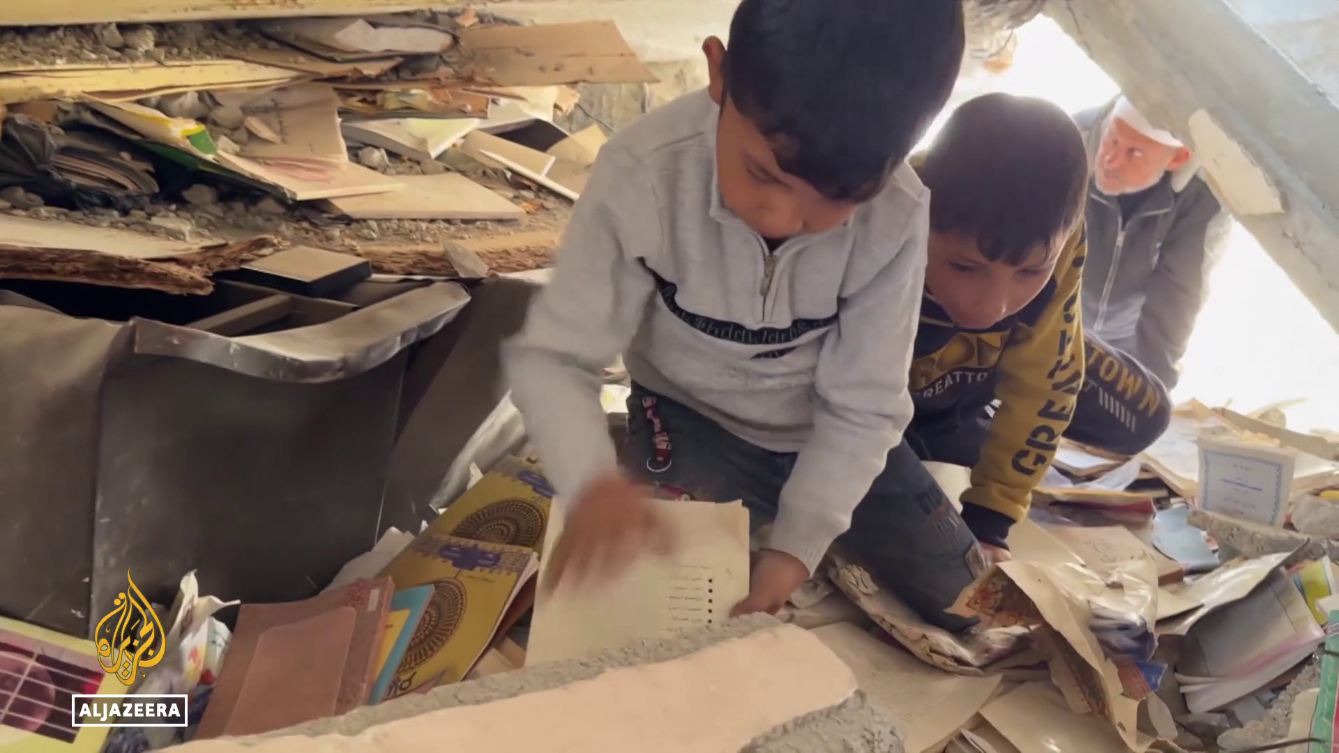 A Gaza Scholar Searches for His Destroyed Library Amid the Rubble