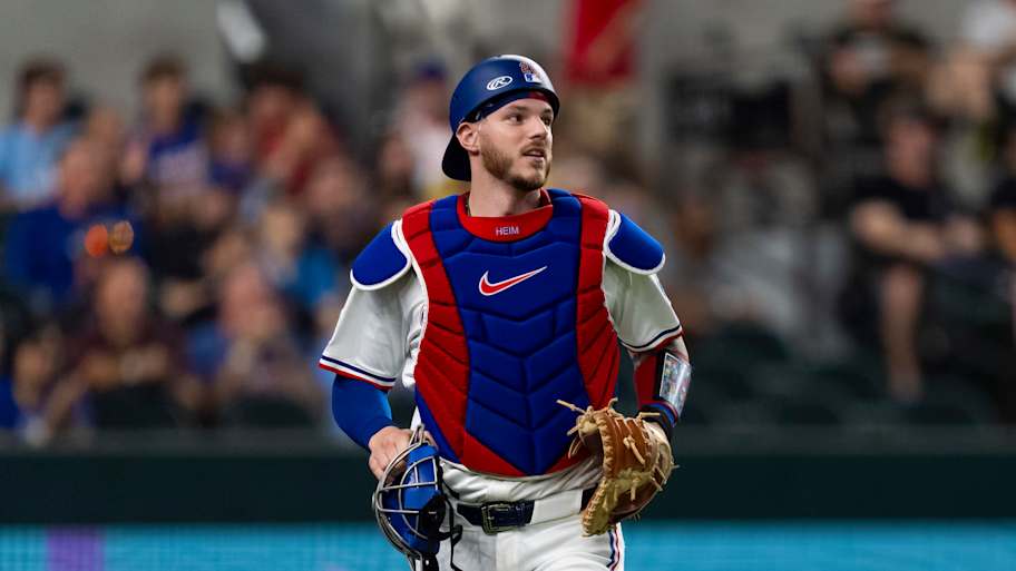 Why the Nationals should target this recently non tendered veteran backstop