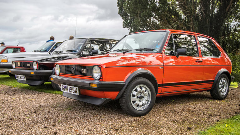 15 Classic Cars Perfect For Collectors On A Budget