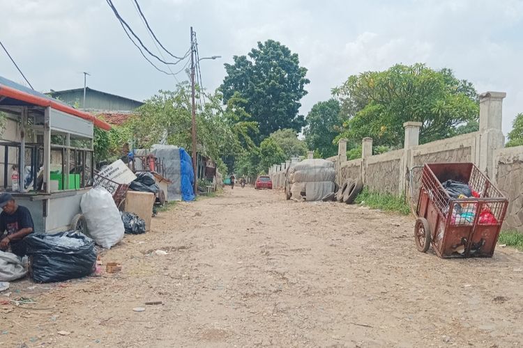 Jalan Karet Pasar Baru Akhirnya Diperbaiki Setelah Puluhan Tahun Rusak