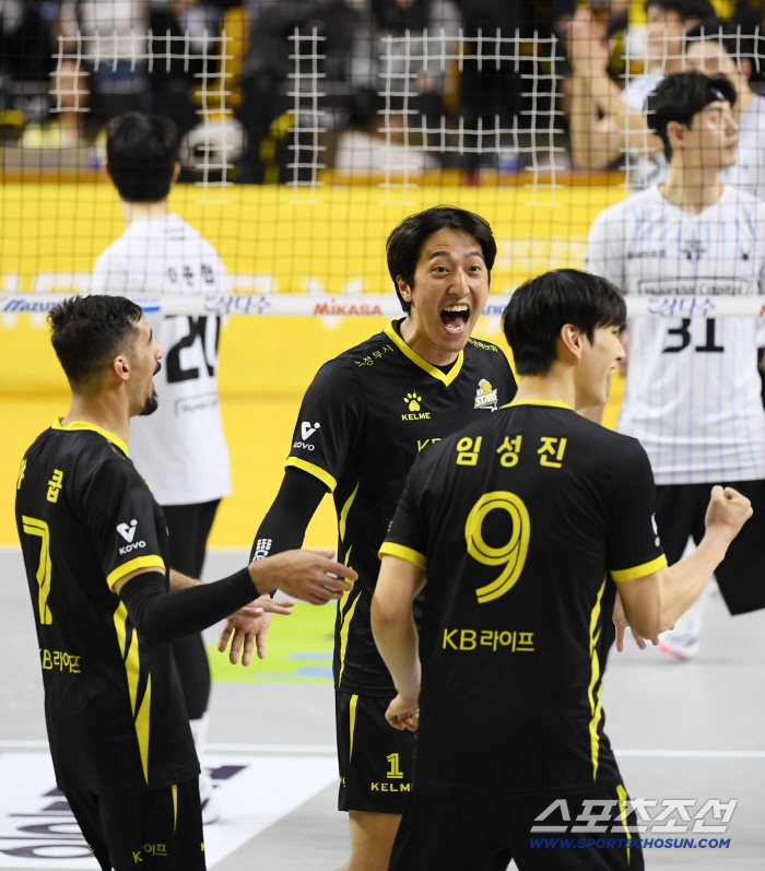 We're going to shut down Yacup Cha Youngseok Lim Sungjin