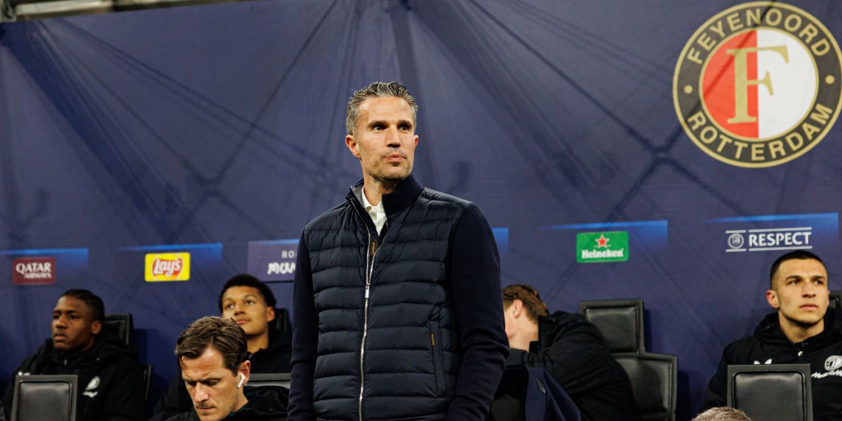 Van Persie under siege as furious Feyenoord fans chant 