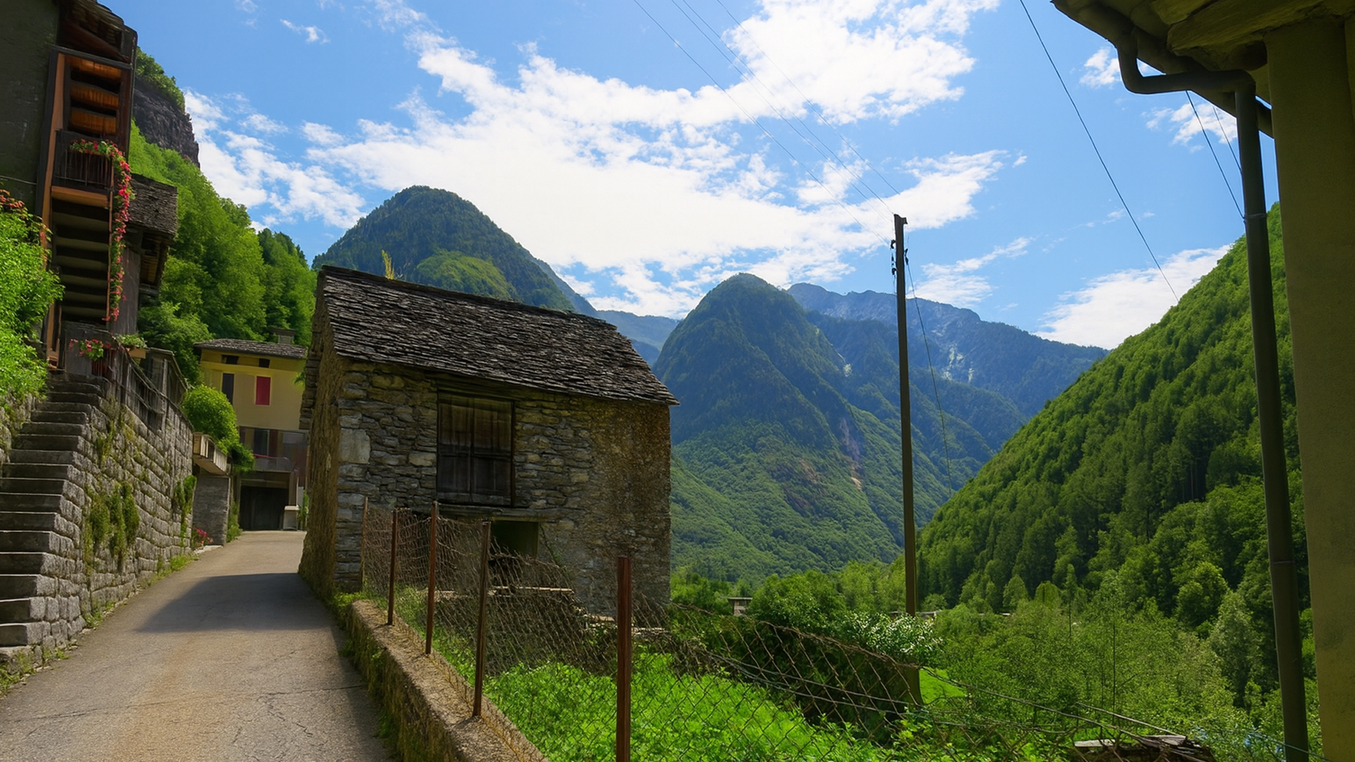 prato-zwitserland-sfeervol-dorp-in-de-ticino-vallei-4k