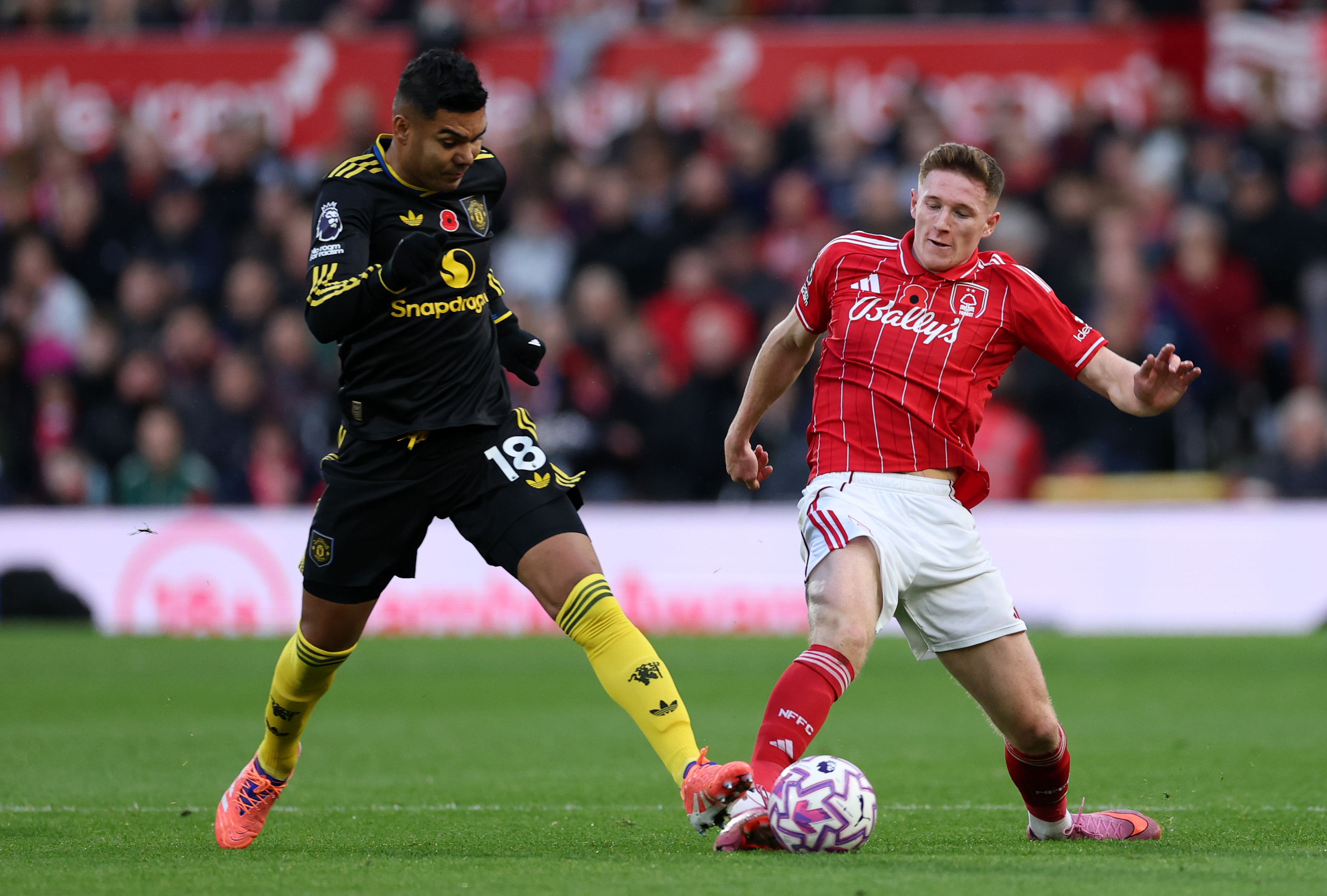 United risk familiar transfer defeat to rivals in midfield