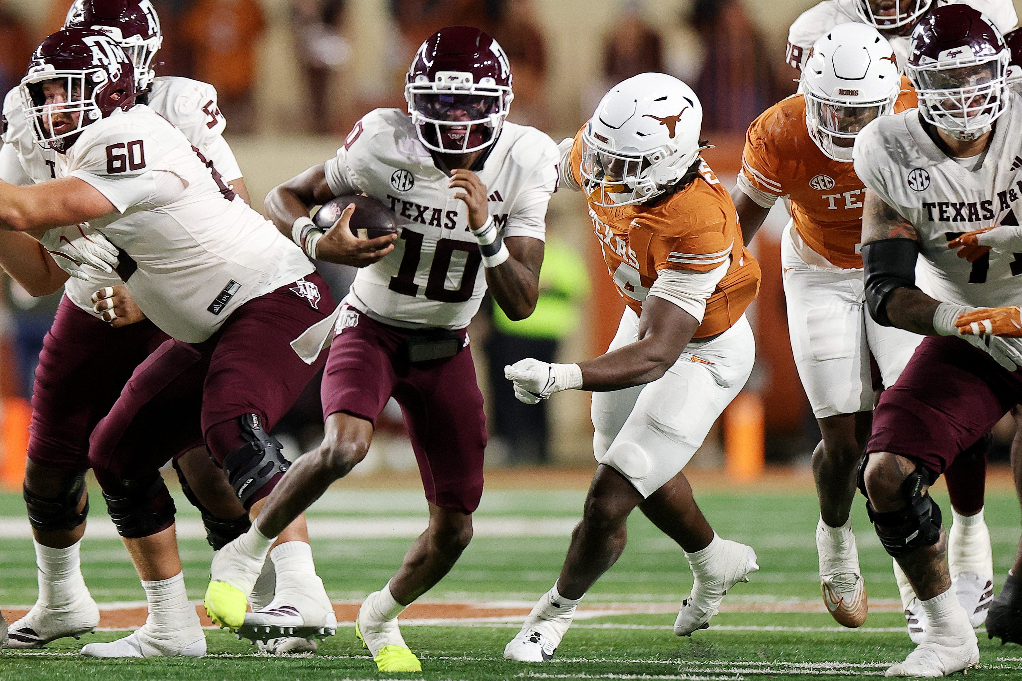 CFB analyst states 'BAS is not back' after Texas A&M's loss to Texas