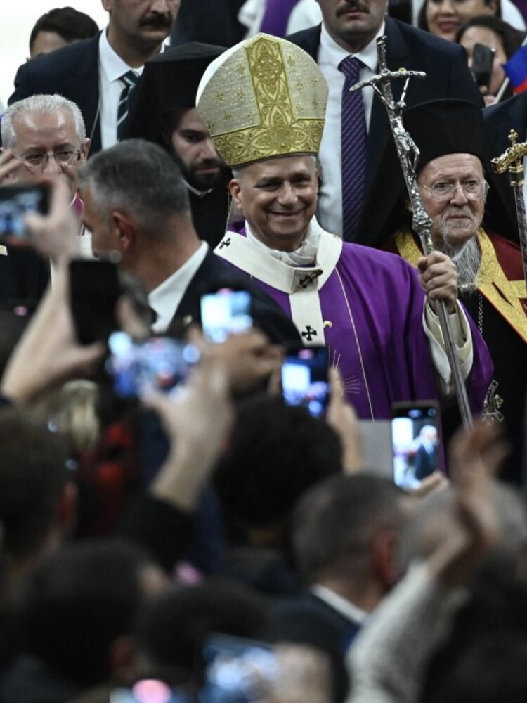 Papa Leone XIV e Bartolomeo firmano la dichiarazione congiunta: "Basta guerre in nome di Dio"
