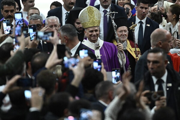 Papa Leone XIV e Bartolomeo firmano la dichiarazione congiunta: "Basta guerre in nome di Dio"