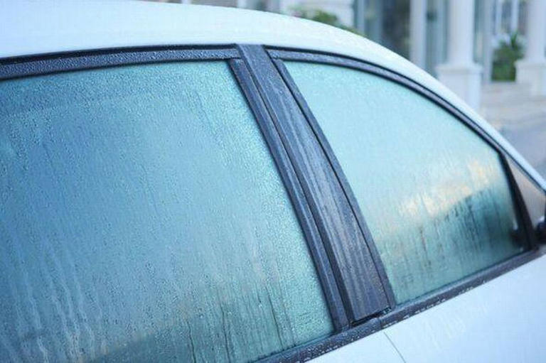 Car dehumidifier hack stops windscreen fogging and prevents fines up to ...