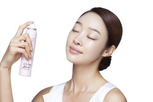 Tips Tampil Percaya Diri Sepanjang Hari di Kantor - Info Malang Raya AA1RpQCM - Info Malang Raya